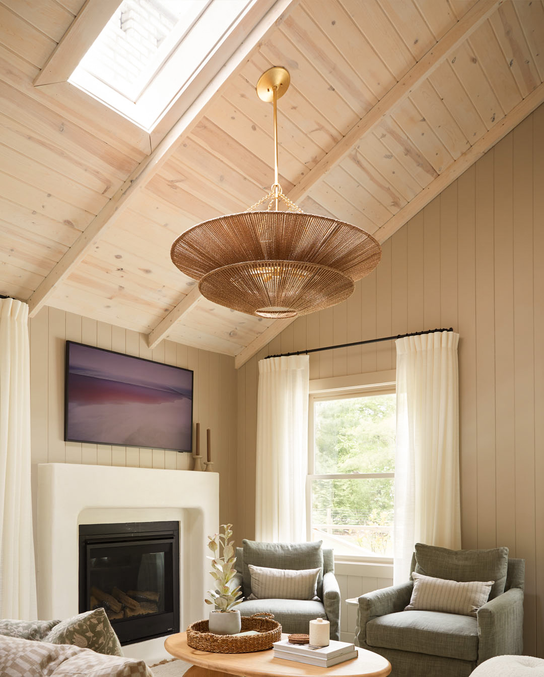 <p>Tropea Chandelier by Corbett Lighting</p>